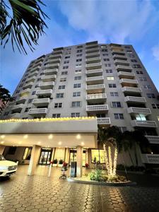 90 Edgewater Dr