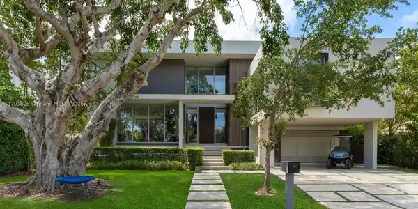 310 Redwood Lane