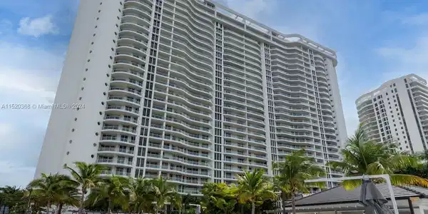 7000 Island Blvd
