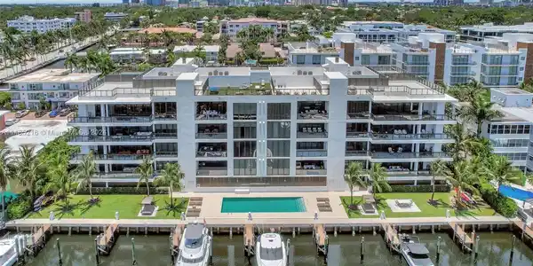 30 Isle Of Venice Dr