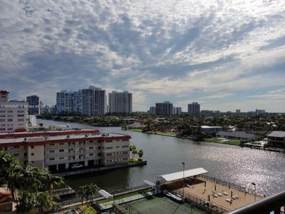 2017 S Ocean Dr