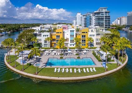 6103 Aqua Ave