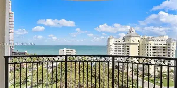 2011 N Ocean Blvd