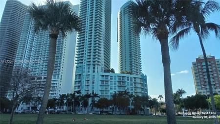 1900 Bayshore Dr