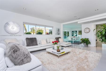 1225 Marseille Dr