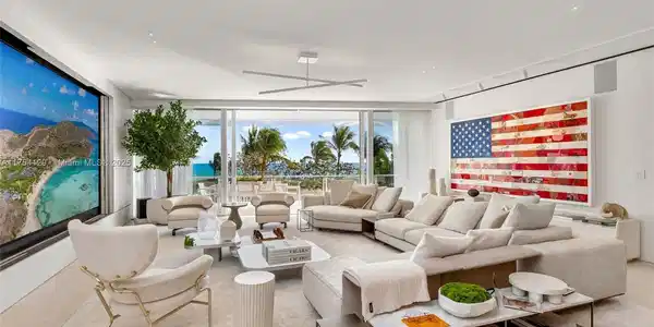 9001 Collins Ave