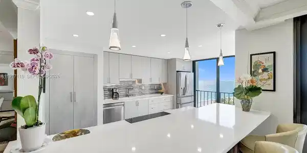 1901 N Ocean Blvd