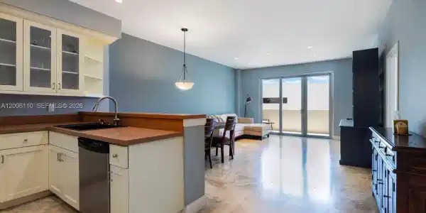 5 Island Ave