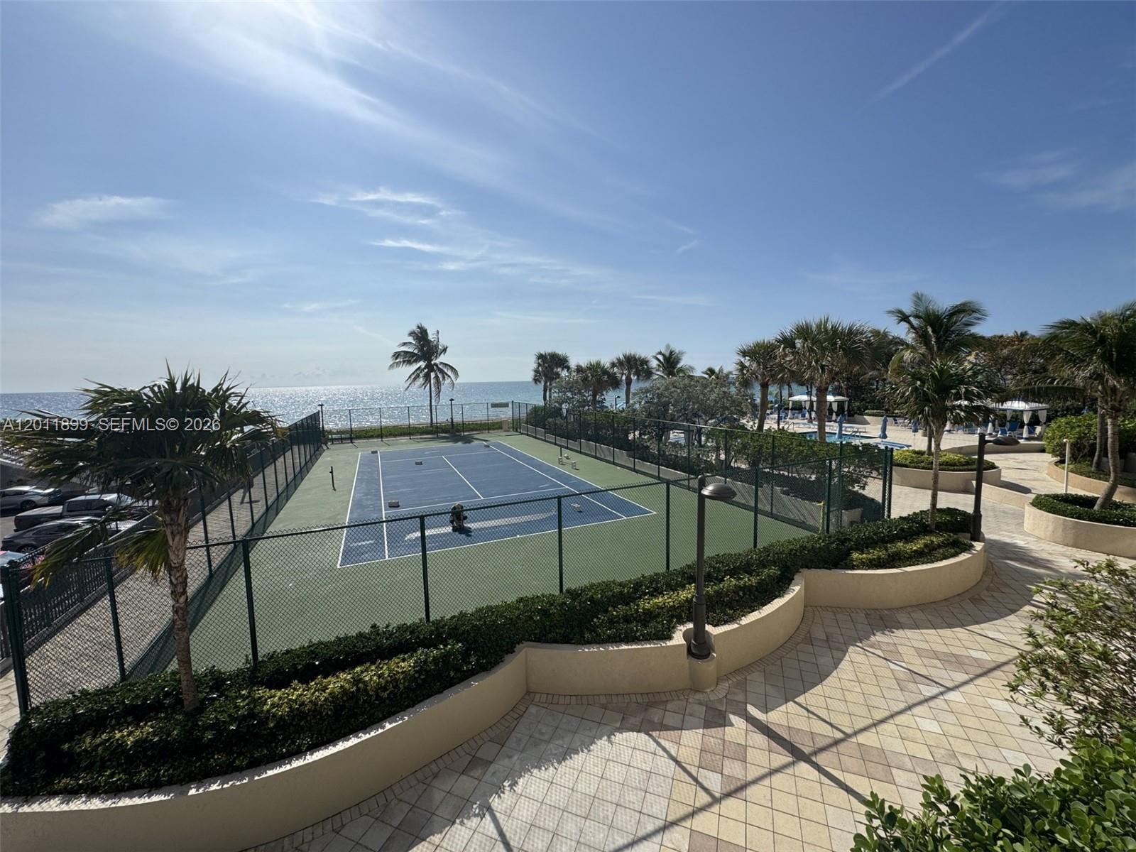 Image 3: Direct Ocean Front!    "Tennis Heaven!"