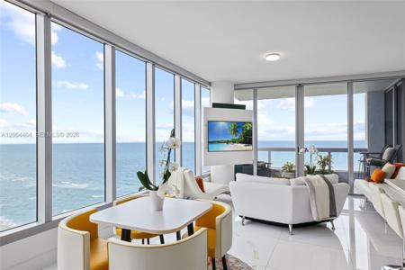 6899 Collins Ave