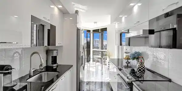 1000 E Island Blvd