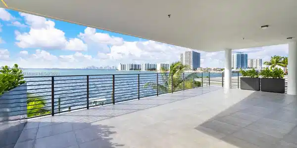 1930 Bay Dr
