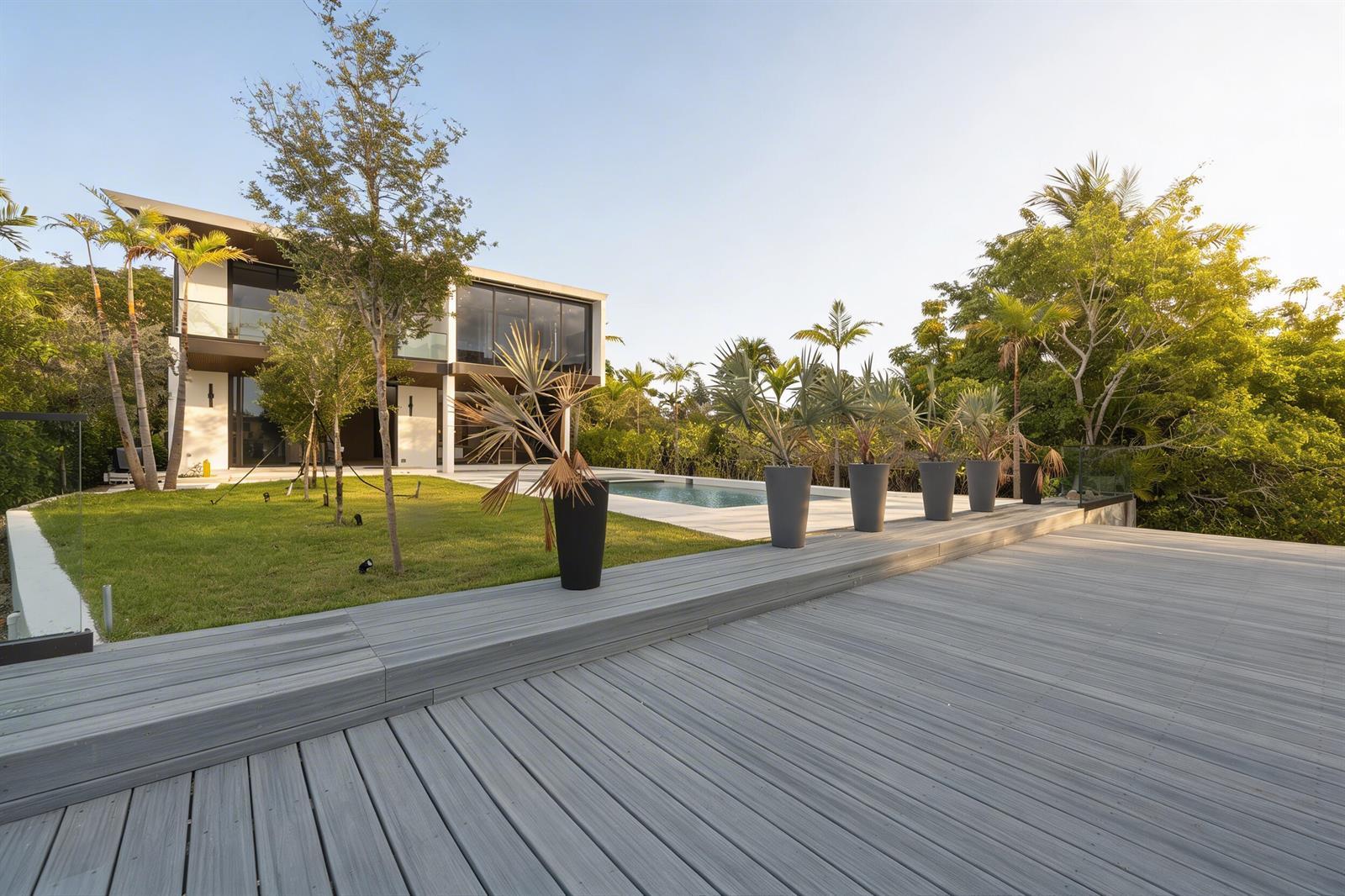 Image 4: Dock