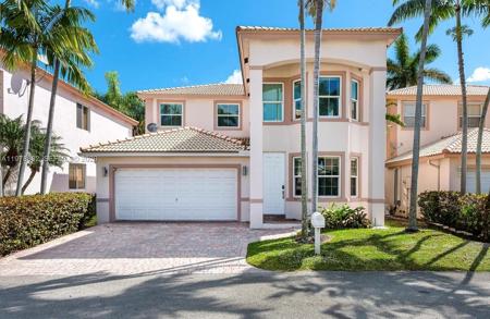 208 SE 15th St