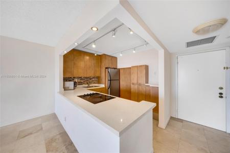600 Three Islands Blvd