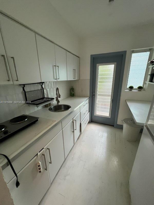Image 1: kitchen