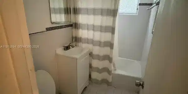 Image 2: bathroom
