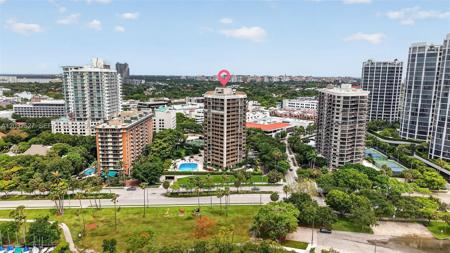 2901 S Bayshore Dr