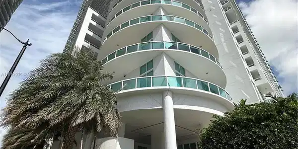 1800 N Bayshore Dr