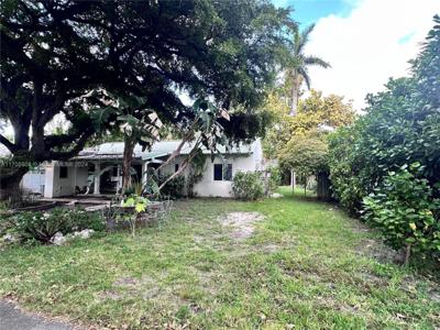 845 NE 71 St