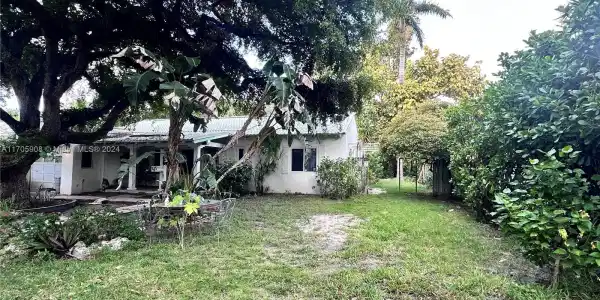 845 NE 71 St