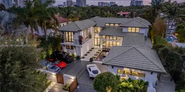 4241 Palm Ln