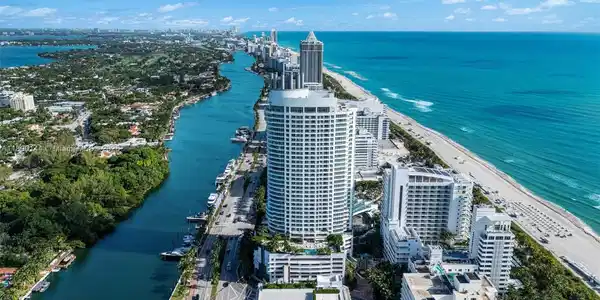 4401 Collins Ave