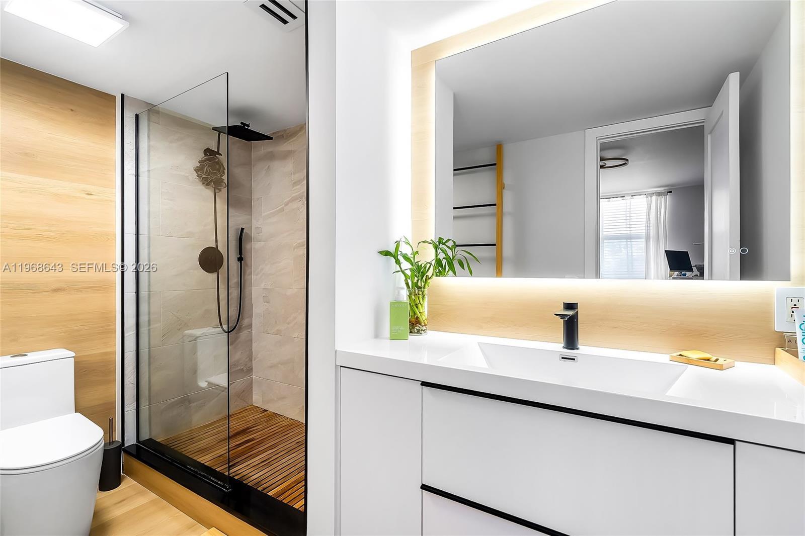 Image 2: Second bathroom