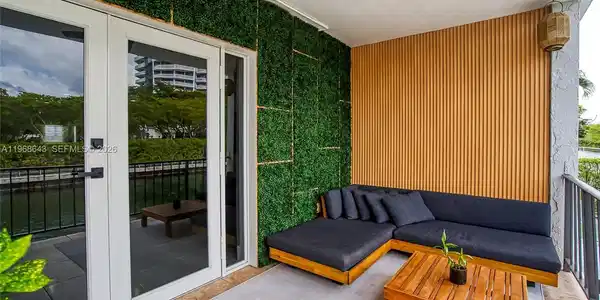 Image 4: First Floor Balcony