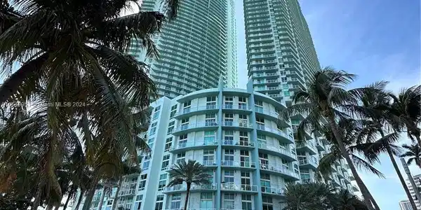 1900 N Bayshore Dr