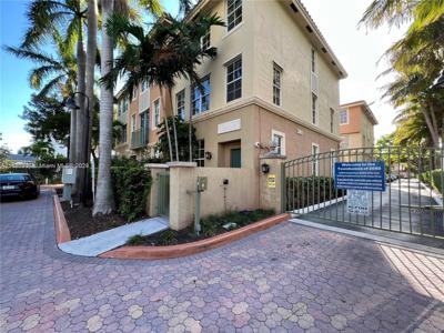2065 S Ocean Dr