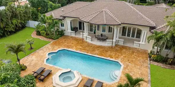 6890 SW 94th St