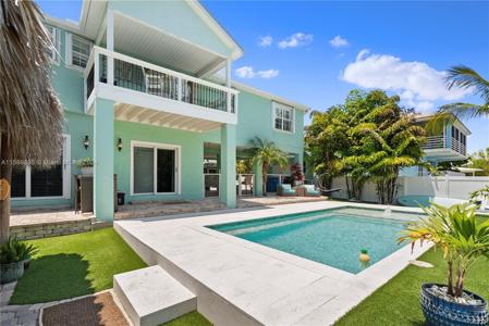 153 Venetian Way