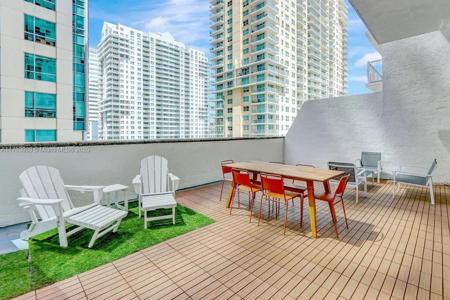 1200 Brickell Bay Dr