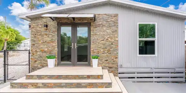 2394 NE 136th Ter