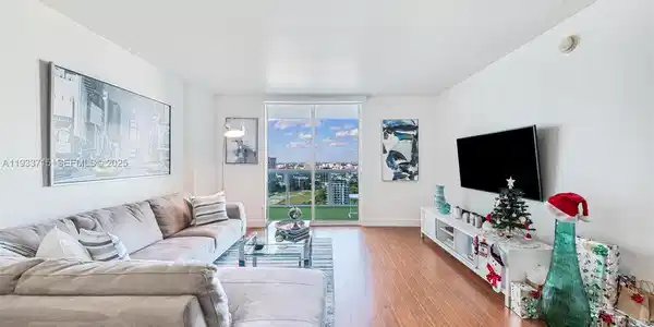1800 N Bayshore Dr