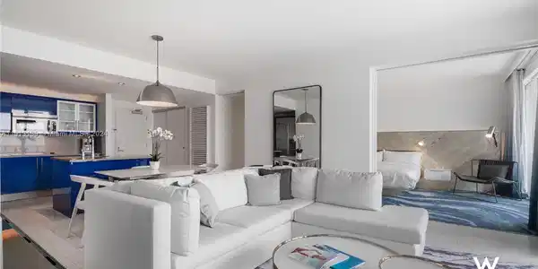 3101 Bayshore Dr