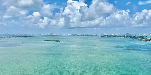 1800 N Bayshore Dr