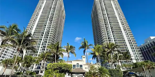4779 Collins Ave