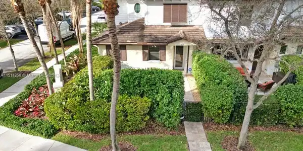 829 S Ocean Blvd