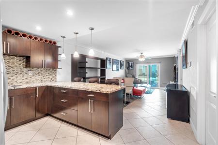 200 S Birch Rd
