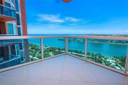 300 S Pointe Dr