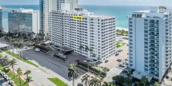 5005 Collins Ave