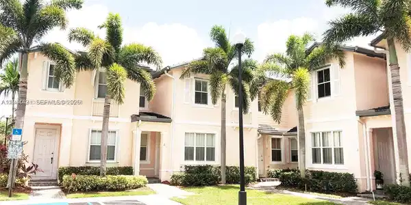 2884 SE 2 Dr