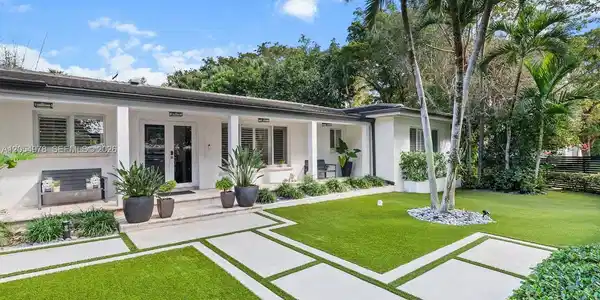 6511 Riviera Dr