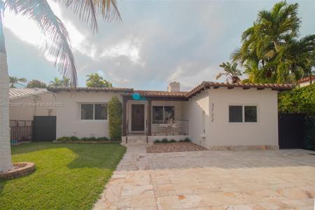 3722 Royal Palm Ave