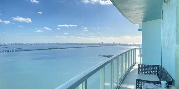 1900 N Bayshore Dr