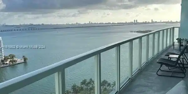 1900 N Bayshore Dr