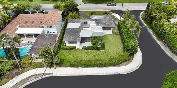 1630 S Bayshore Dr