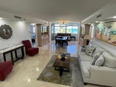5005 Collins Ave